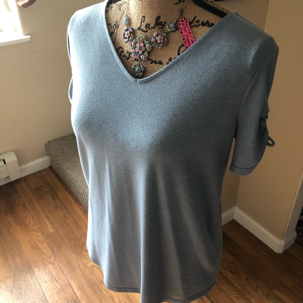 🧜🏼‍♀️🚨Comfy Blue Scrunch Top